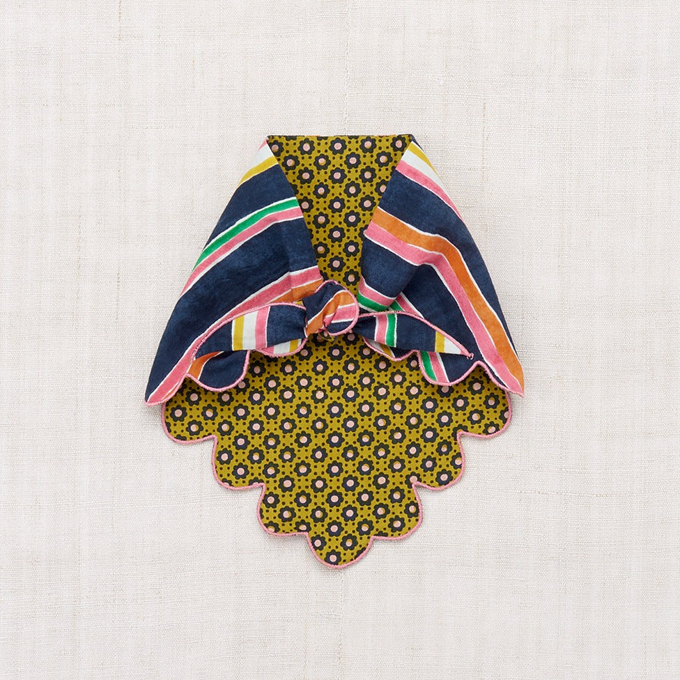 Foulard Scallop moonlight stripe - Découvrez la collection AW22 Misha & Puff à retrouver sur www.amaetc.com, concept store eco friendly pour enfants