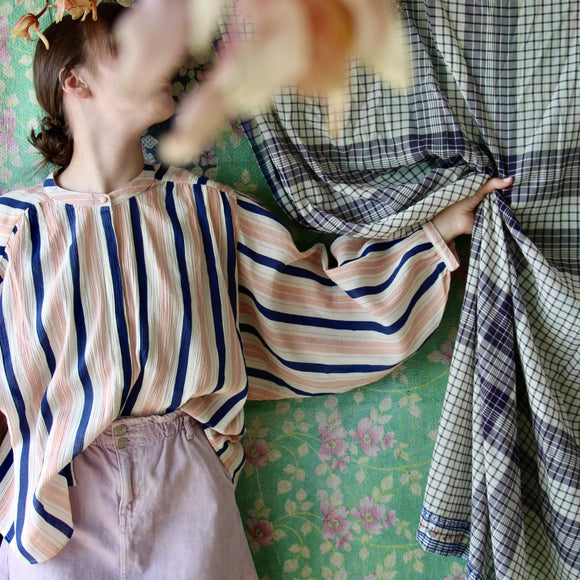 Blouse femme rayure transat, collection Bonjour "Spring" SS21- Sélection Bonjour à retrouver sur amaetc.com, concept store eco friendly pour enfants