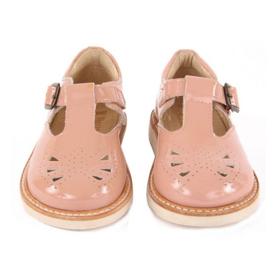 Chaussures Babies cuir Rosie blush pink vernis modèle ROSIE - Sélection Young Soles à retrouver sur amaetc.com, concept store eco friendly pour enfants